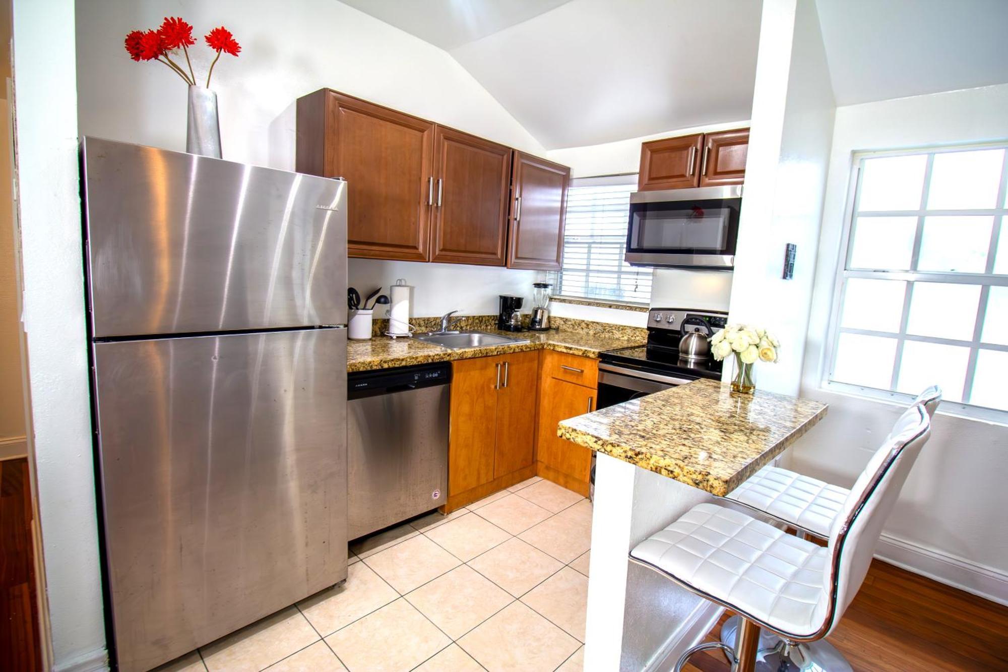 Hispaniola Apartments Part Of The Oasis Casita Collection マイアミビーチ エクステリア 写真