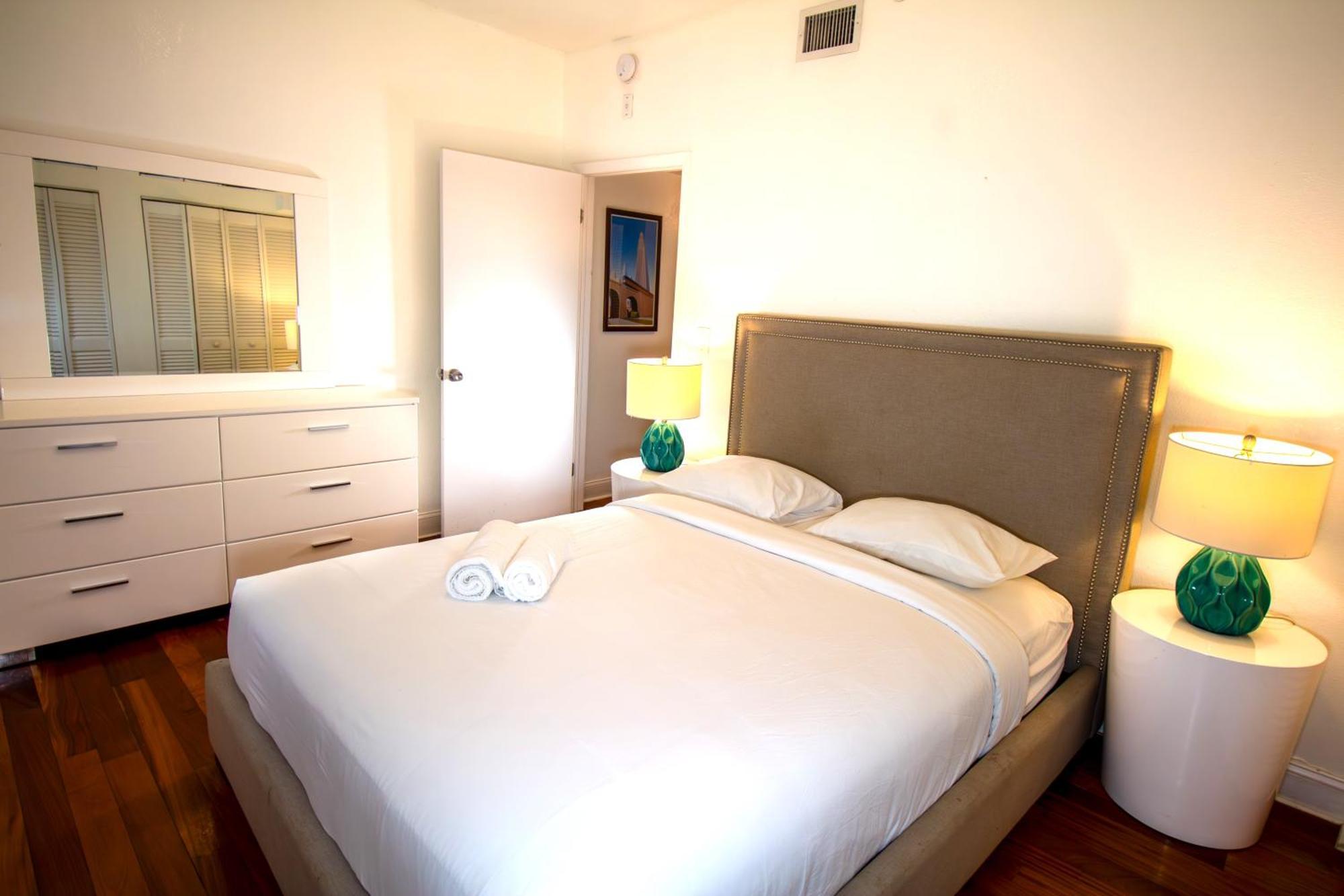 Hispaniola Apartments Part Of The Oasis Casita Collection マイアミビーチ エクステリア 写真
